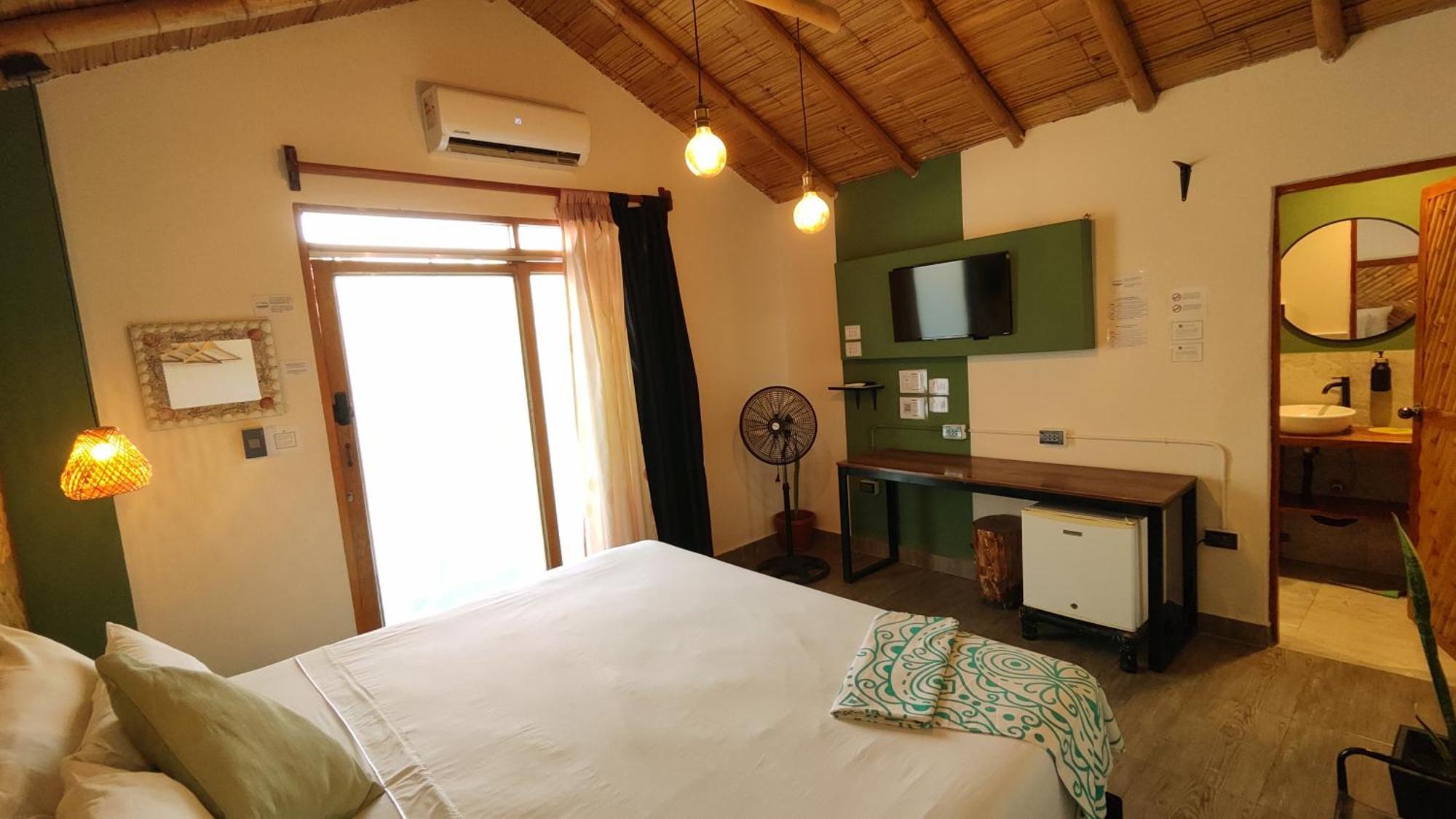 Hotel Puerto Bamboo à Máncora Extérieur photo