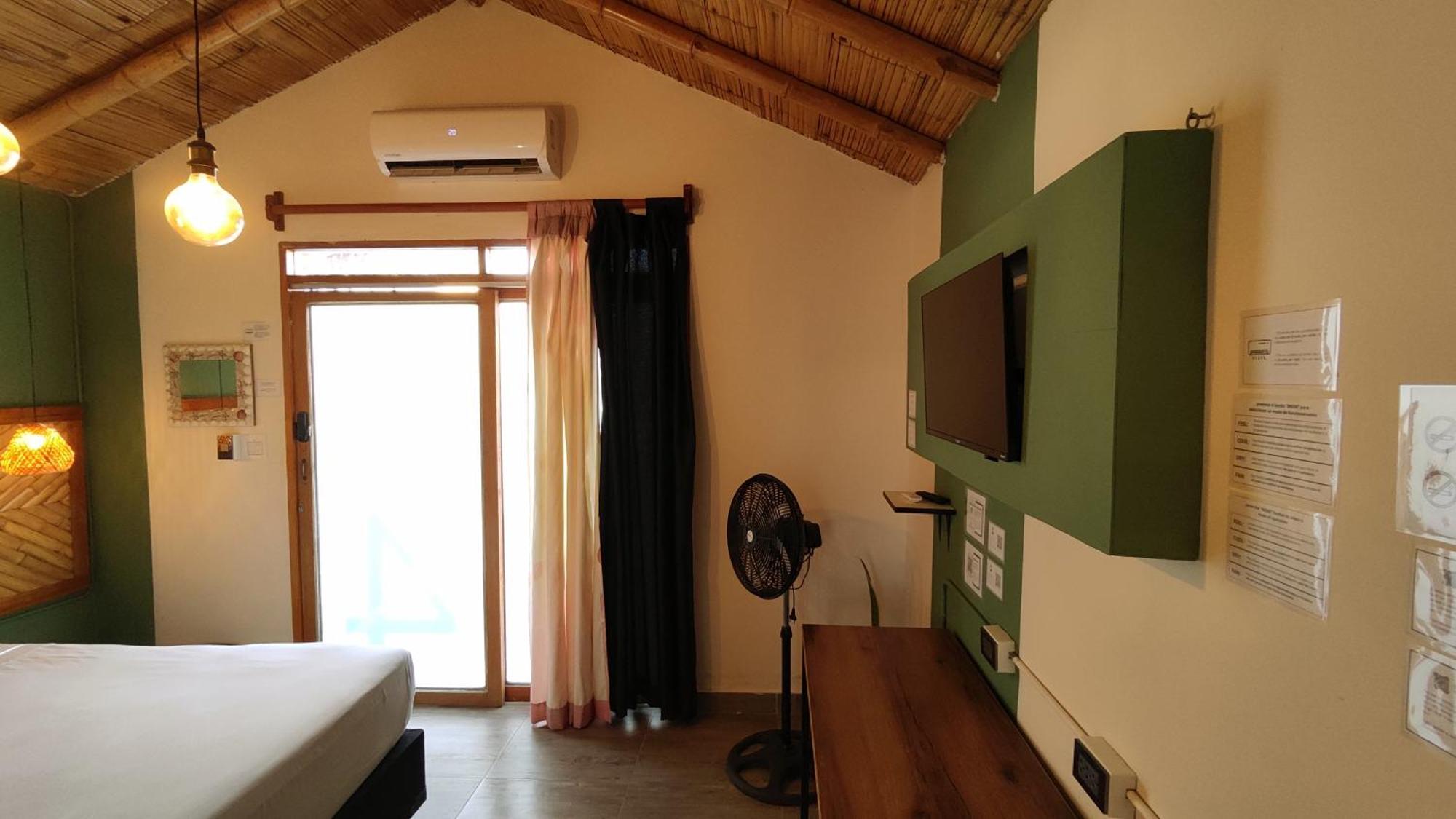 Hotel Puerto Bamboo à Máncora Extérieur photo